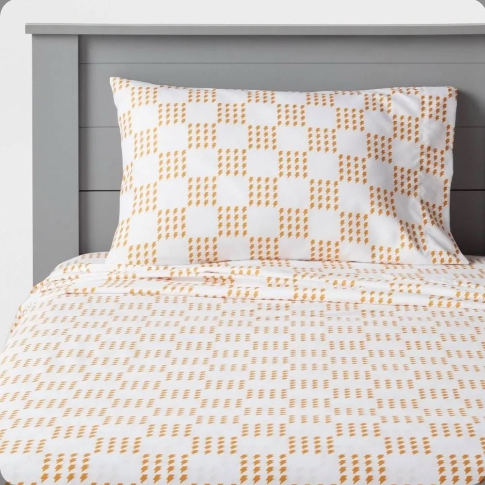 NEW Microfiber Full Sheet Set - Pillowfort Lightening Bolt 3-Piece
